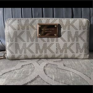 Used MK Vanilla Monogram wallet